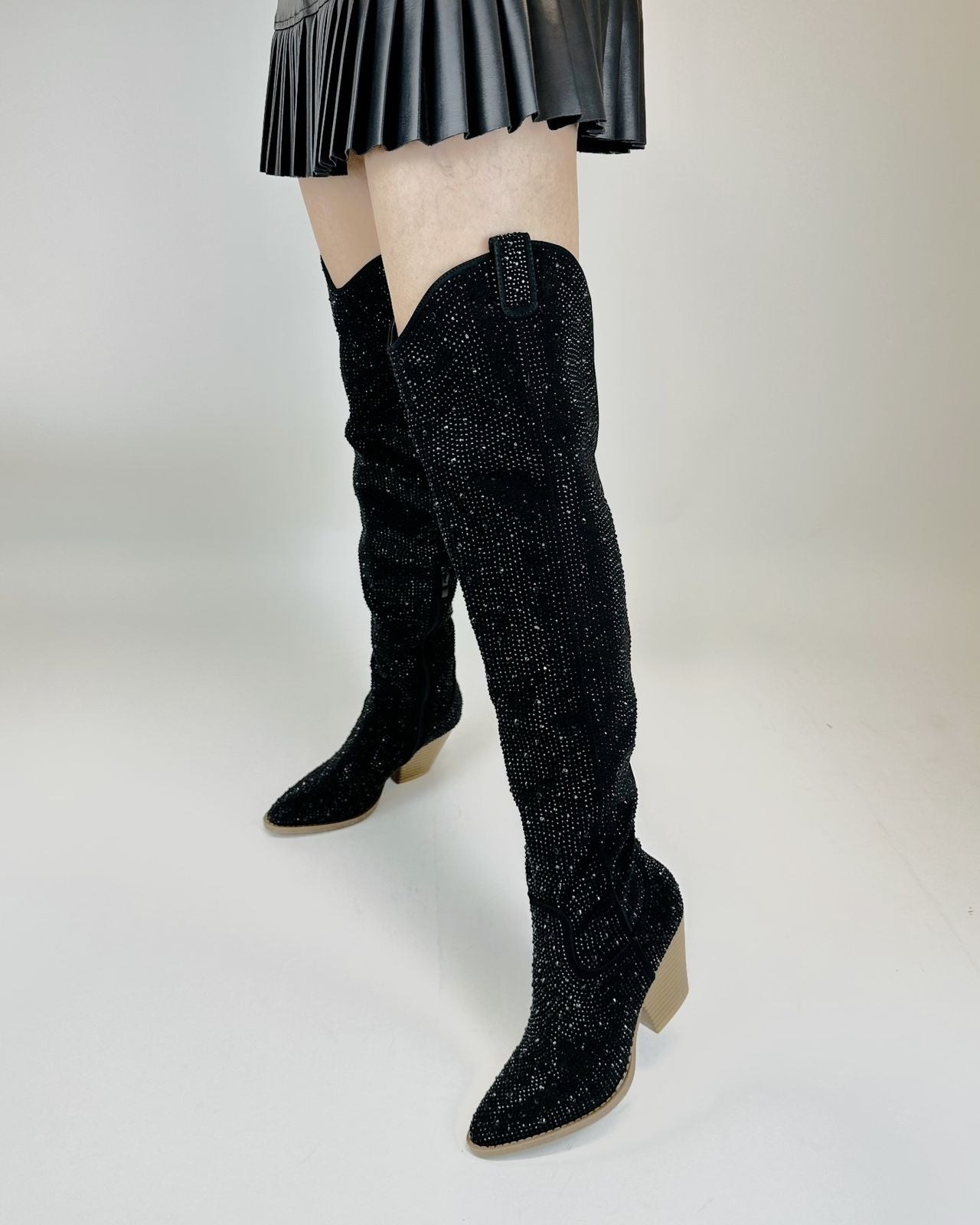 Bota vaquera negra brillosa Over knee LoveMe Boutique